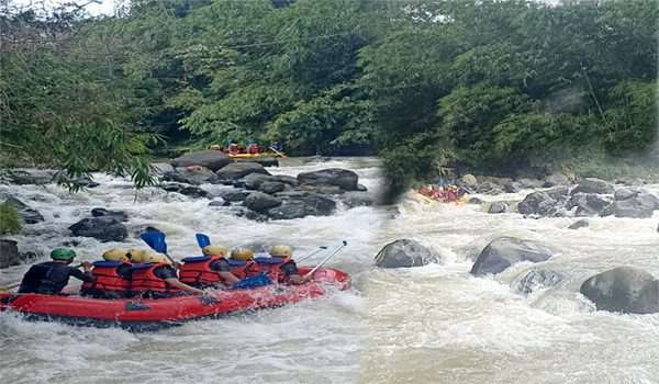 Wisata Rafting di Cisadane Bogor