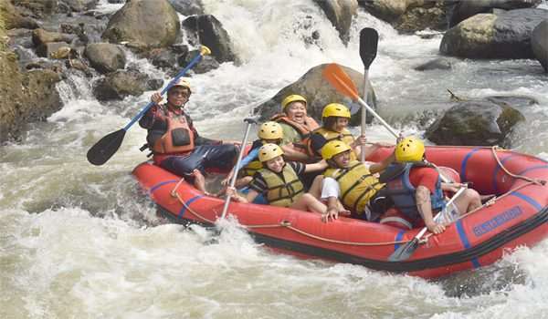 Paket Wisata Rafting Terbaik di Bogor