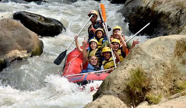 Paket Wisata Rafting Terbaik