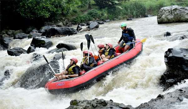 Paket Wisata Rafting Terbaik